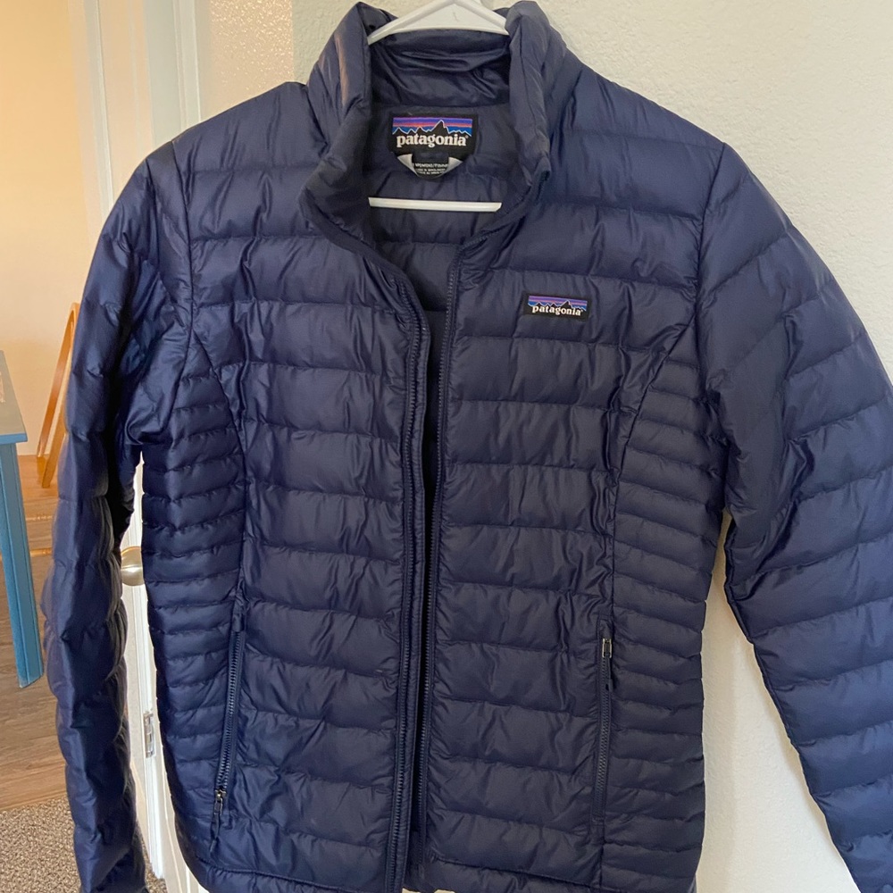 Patagonia women’s down sweater puffy jacket navy